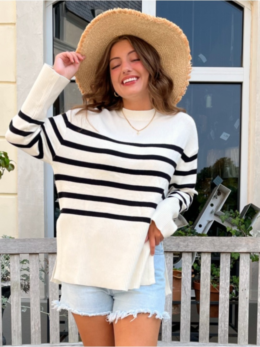 Striped Crewneck Sweater - White/Black - M